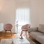 Eden House Experience شقة
