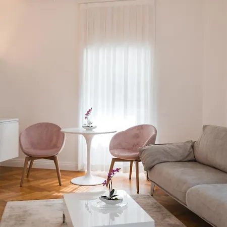 Eden House Experience Apartment