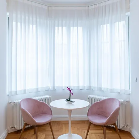 Eden House Experience Apartment